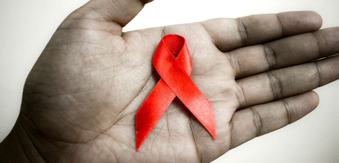 Καταργήθηκε το Ταμείο στήριξης ατόμων με ιό AIDS από την Βουλή – «Στην εγκατάλειψη οι ασθενείς»