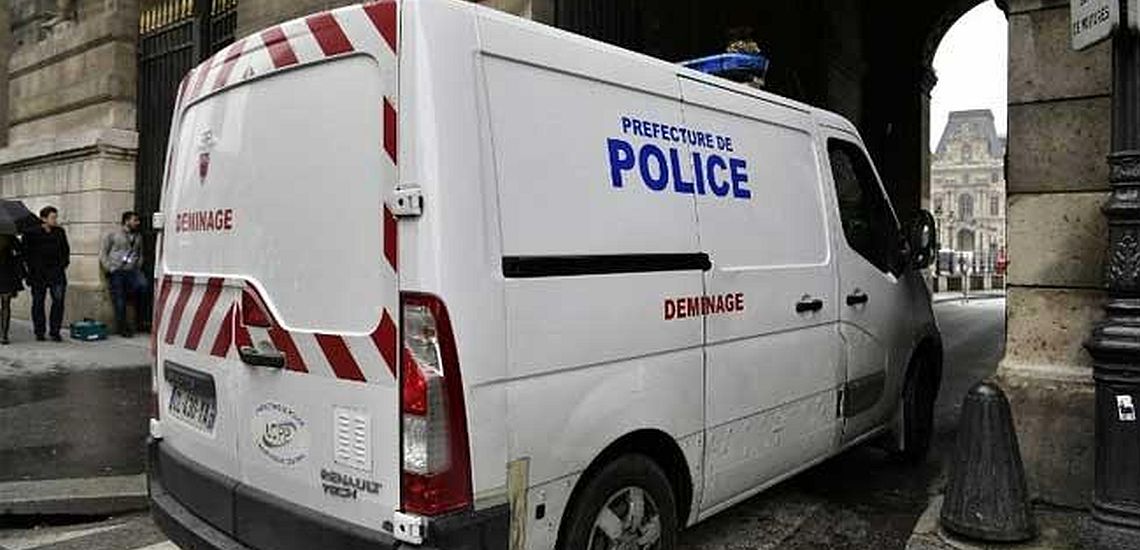Εκκενώθηκε για ελέγχους ασφαλείας η πλατεία στο Μουσείο του Λούβρου – Υπό την σκιά της τρομοκρατίας οι εκλογές στη Γαλλία