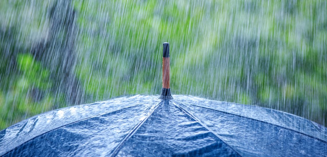 Δεν μας τα λέει καλά ο καιρός – Ετοιμαστείτε για βροχές και όχι για θάλασσα