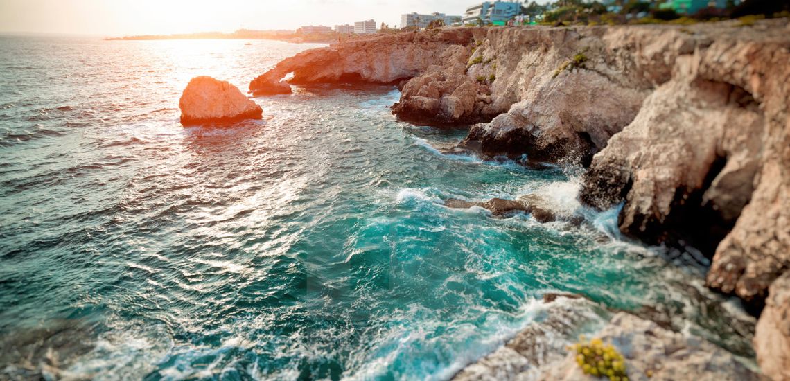 ΑΓΙΑ ΝΑΠΑ: Νεκρή βρέθηκε 64χρονη τουρίστρια στη θάλασσα – Εντοπίστηκε να επιπλέει αναίσθητη