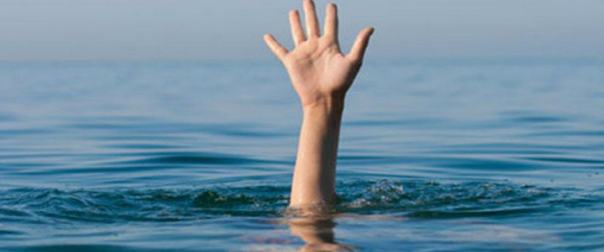 «Έσβησε» στη θάλασσα ο Γιώργος Νικολάου! Μάταια οι λουόμενοι προσπαθούσαν να τον επαναφέρουν στη ζωή
