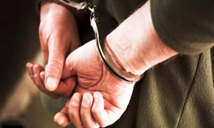 Προσπάθησε να δωροδοκήσει τον αστυνομικό – Στα κρατητήρια 19χρονος σχετικά με υπόθεση πλαστογραφίας