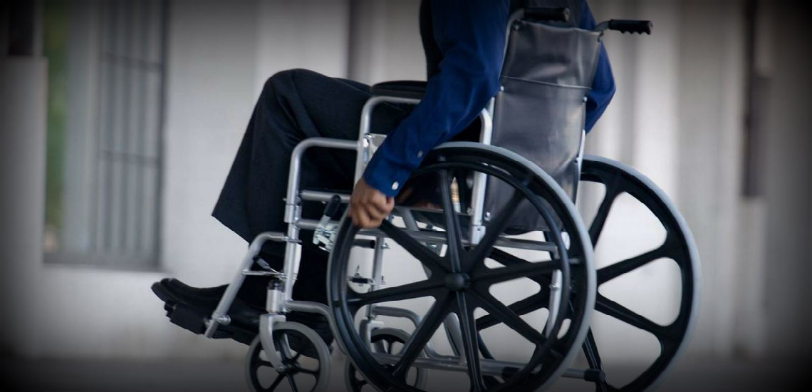 ΚΥΠΡΟΣ: Χάθηκε ο σεβασμός! Από απερισκεψία γυναίκας κτυπήθηκε όχημα ανάπηρου – Είχε και θράσος να ζητήσει τα «ρέστα» - ΦΩΤΟΓΡΑΦΙΑ