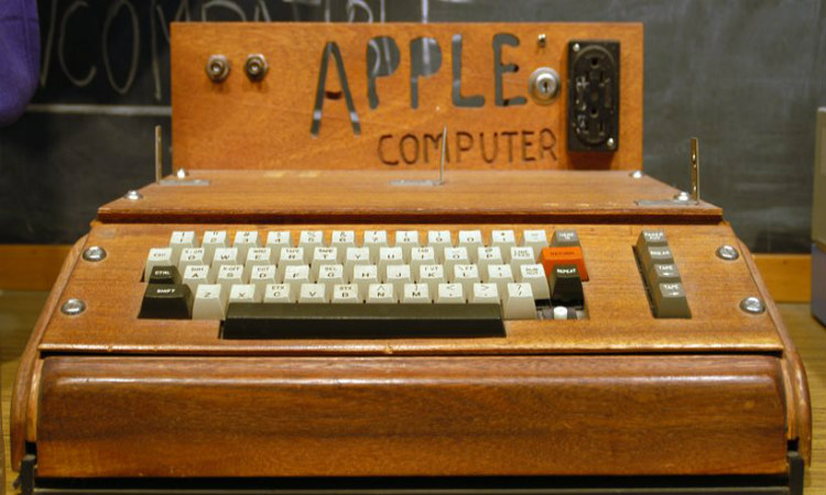 Πωλήθηκε σε δημοπρασία ένας από τους πρώτους υπολογιστές της Apple - Εξωφρενικό το ποσό