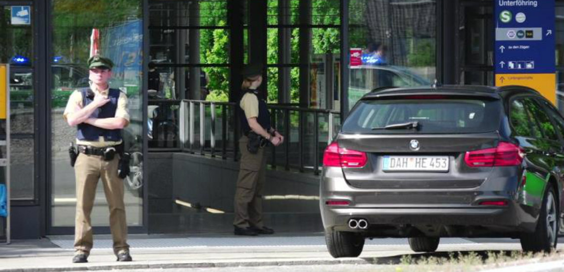 «Δεν είχε πολιτικά κίνητρα το άτομο που τραυμάτισε πυροβολώντας αρκετούς ανθρώπους στο Μόναχο»