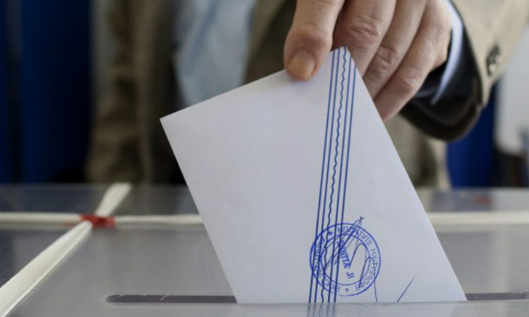 Μειωμένη η συμμετοχή ψηφοφόρων για τις Βουλευτικές εκλογές και στα εκλογικά κέντρα της Ελλάδας