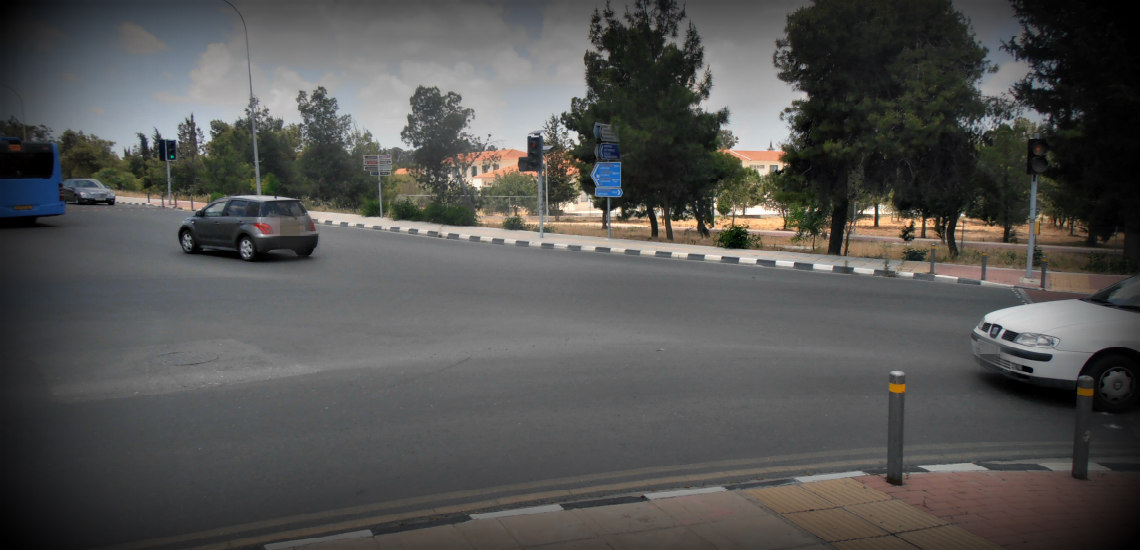 Η «ευφυΐα» των Κύπριων οδηγών δεν σταματά πουθενά! Το αυτοκίνητο που τράβηξε τα βλέμματα των υπολοίπων – ΦΩΤΟΓΡΑΦΙΑ