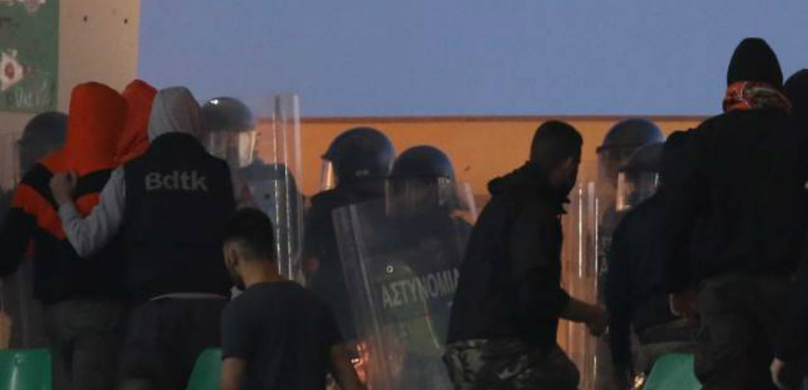 Απαντά η Αστυνομία σχετικά με τα επεισόδια στον αγώνα ΑΕΛ – ΑΠΟΕΛ στο Τσίρειο – «Η παρέμβαση της Αστυνομίας κρίθηκε αναγκαία»