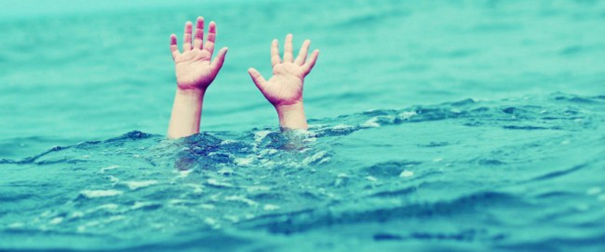 ΕΛΛΑΔΑ:  Επτάχρονο αγοράκι πνίγηκε στη θάλασσα, μπροστά στα μάτια του κόσμου