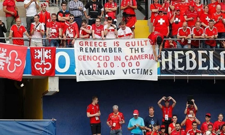 Αλβανική πρόκληση στο Euro: Με πανό κατηγορούν την Ελλάδα για γενοκτονία!