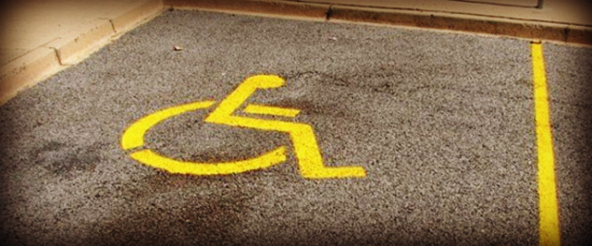 ΛΕΥΚΩΣΙΑ: Στάθμευσαν σε θέσεις ανάπηρων έξω από εκκλησία – Στέρησαν τη θέση σε ασθενή με σκλήρυνση κατά πλάκας - ΦΩΤΟΓΡΑΦΙΑ