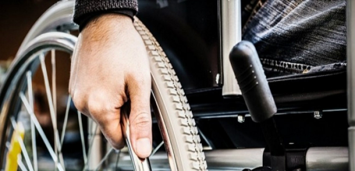 Η Βουλή καλεί το κράτος να συμμορφωθεί με απόφαση του Ανωτάτου για ανάπηρους