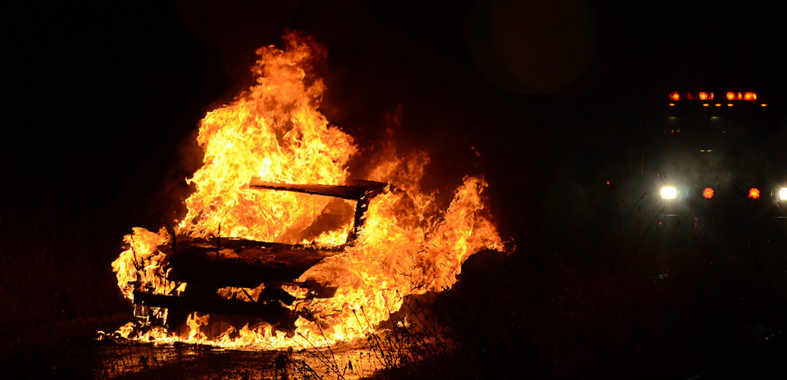 ΜΕΣΑ ΓΕΙΤΟΝΙΑ: Του έστειλα μήνυμα καίγοντας του και τα δυο αυτοκίνητα – Ανυπολόγιστες οι ζημιές