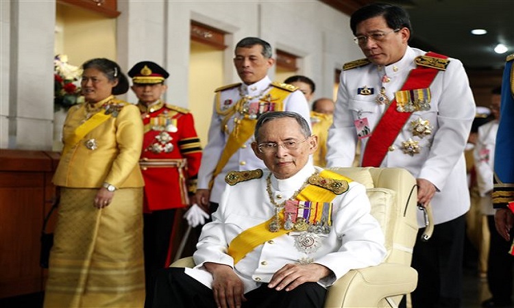 Πέθανε ο βασιλιάς της Ταϊλάνδης, μακροβιότερος μονάρχης του κόσμου