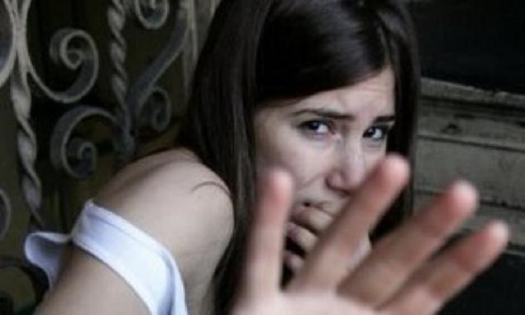 ΑΠΙΣΤΕΥΤΟ: Βίασαν και λιθοβόλησαν 20χρονη κωφή στην Ελλάδα -  Σε κατάσταση ΑΜΟΚ η κοπέλα