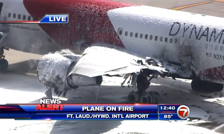 Βίντεο: Boeing 767 πήρε φωτιά κατά την απογείωση στη Φλόριντα