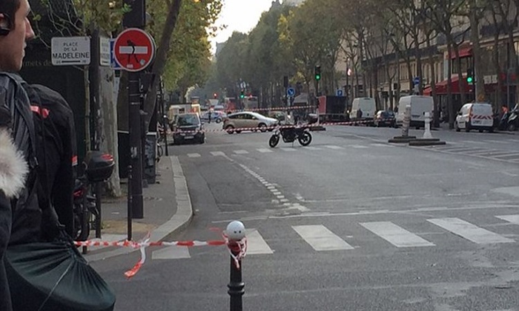 Συναγερμός για βόμβα σε λεωφόρο στο Παρίσι - Έκλεισε ο πιο διάσημος δρόμος