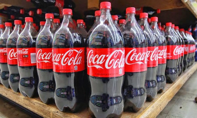 Ευρωπαϊκό Δικαστήριο: Δεν αποτελεί εμπορικό σήμα η  πλαστική φιάλη της Coca-Cola χωρίς αυλακώσεις