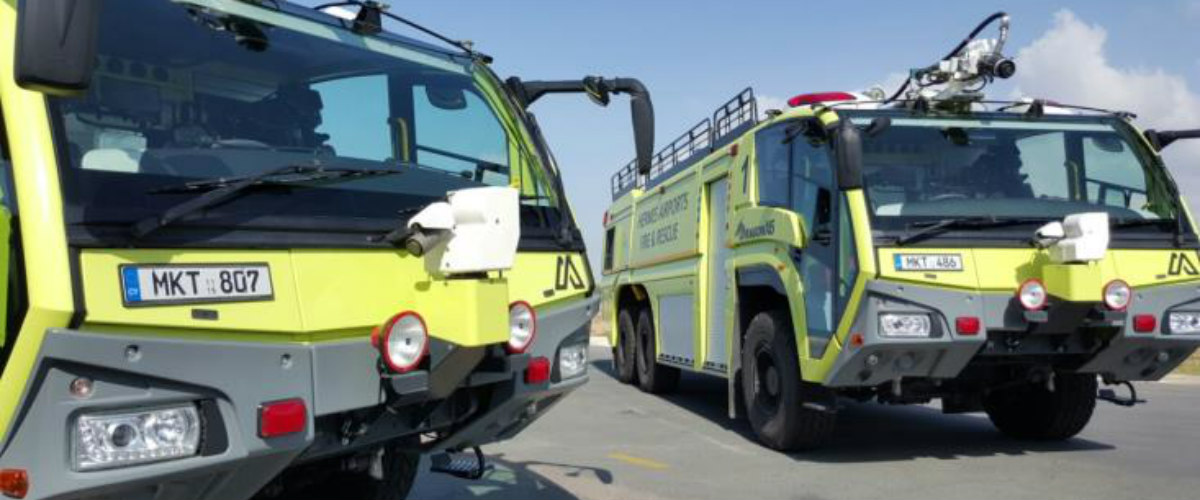 ΠΑΦΟΣ: Δύο υπερσύγχρονα πυροσβεστικά οχήματα στην Πυροσβεστική του αεροδρομίου από την Hermes - ΦΩΤΟΓΡΑΦΙΑ