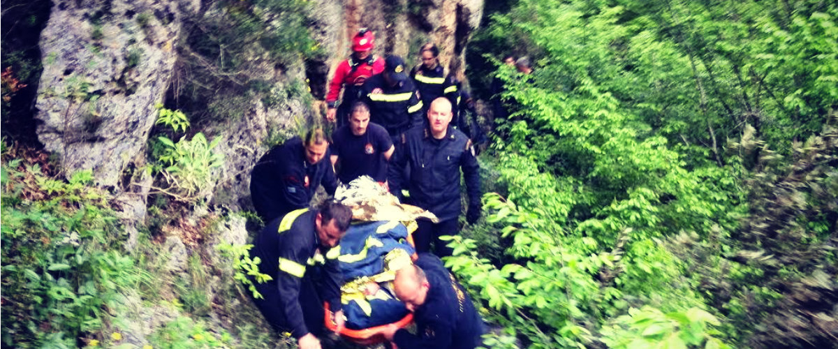 Διάσωση γυναίκας στην Επαρχία Λευκωσίας – Κατέβηκαν σε γκρεμό 100 μέτρων οι Πυροσβέστες για να την σώσουν