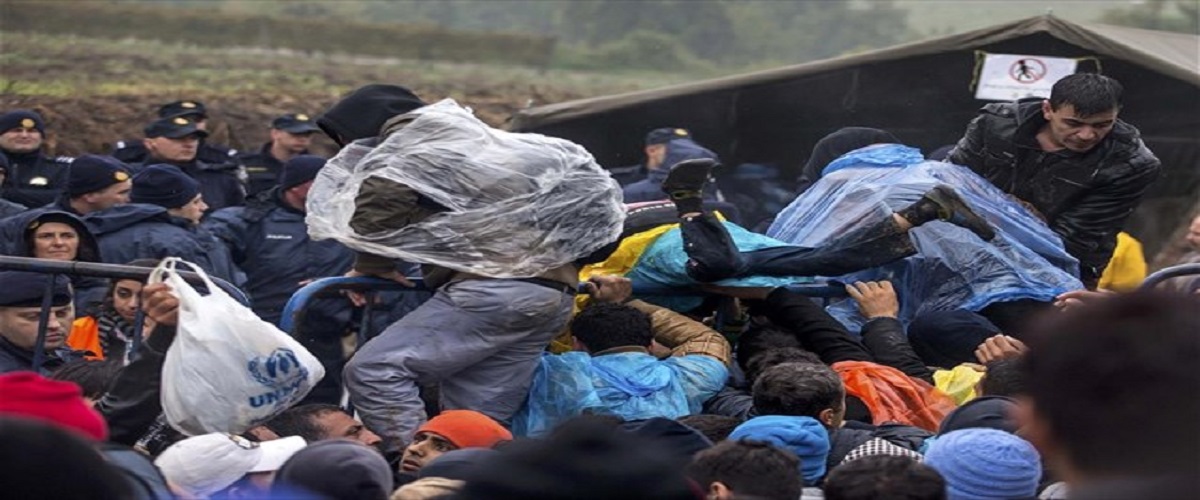 Εγκλωβισμένοι χιλιάδες πρόσφυγες και μετανάστες στα σύνορα Σερβίας - Κροατίας
