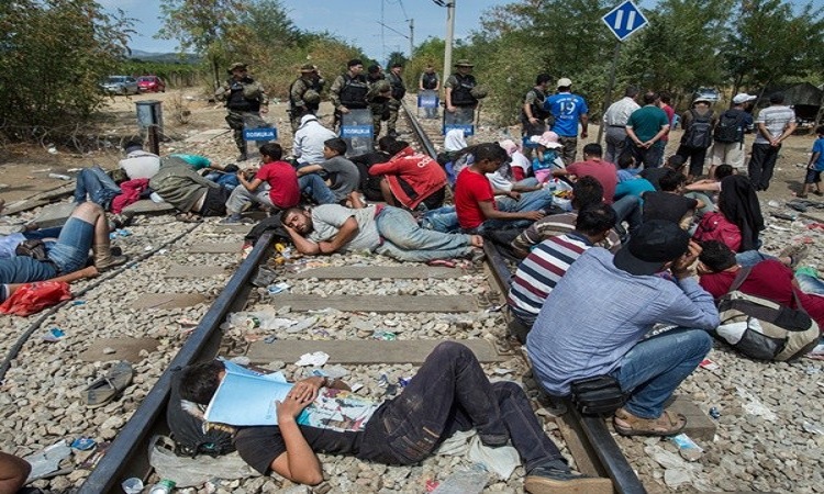 ΕΛΛΑΔΑ: Επιχείρηση εκκένωσης της σιδηροδρομικής γραμμής στην Ειδομένη