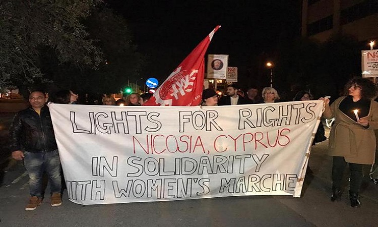 Εκδήλωση με σύνθημα «Ένα κερί για τα ανθρώπινα δικαιώματα» πραγματοποιήθηκε έξω από την Πρεσβεία ΗΠΑ