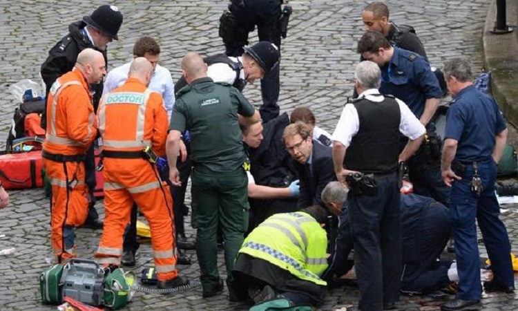 Πέμπτος νεκρός στο Λονδίνο ενώ συνεχίζονται οι έρευνες της Αστυνομίας