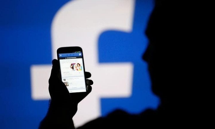 Το Facebook oμολογεί: Μυστικές υπηρεσίες το χρησιμοποιούν για παραπληροφόρηση
