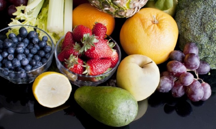 Δείτε με ποιο φρούτο θα ρίξετε τη χοληστερίνη 40% σε ένα μήνα