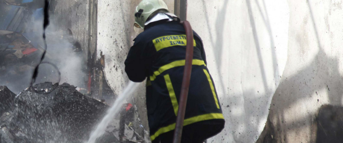 Φωτιά σε οικία έκανε ανάστατη την Αραδίππου – Έτρεχε η Πυροσβεστική να προλάβει τα χειρότερα