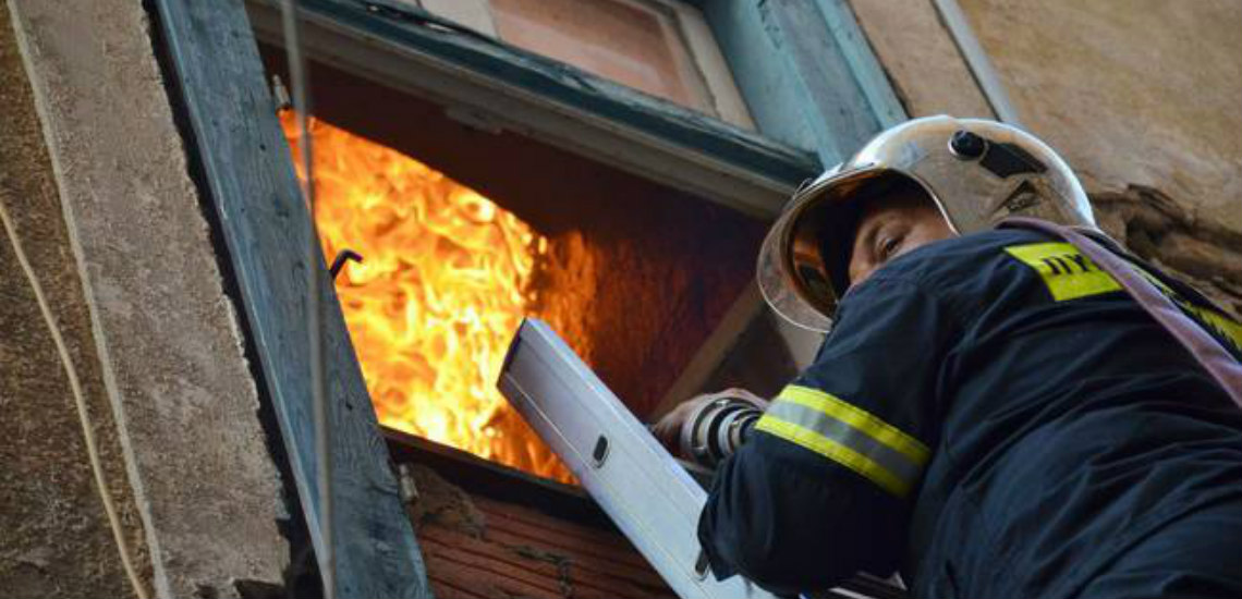 ΦΑΝΕΡΩΜΕΝΗ: Παραλίγο να κάψει το διαμέρισμα της! Πώς γλίτωσε η ένοικος από την φωτιά