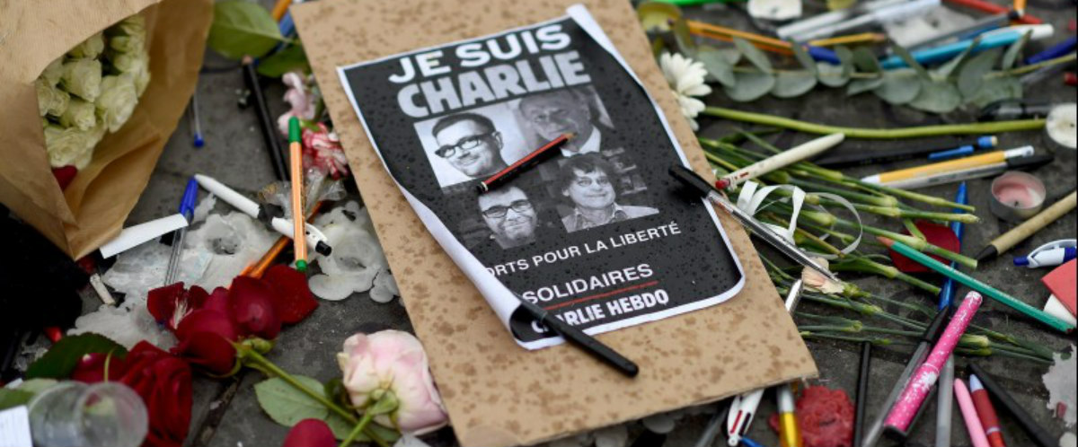Charlie Hebdo, έναν χρόνο μετά: «Ο δολοφόνος κυκλοφορεί ακόμη»