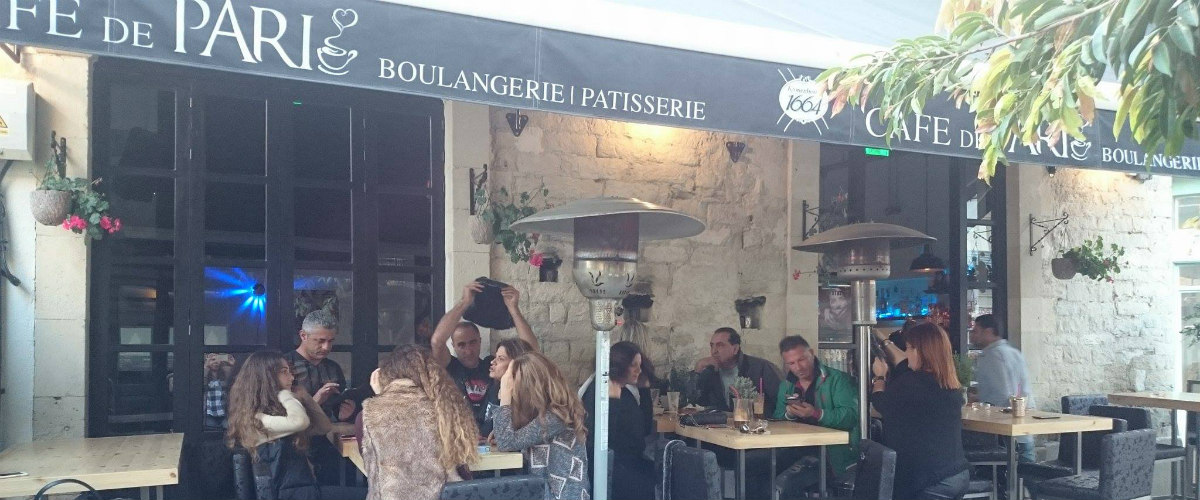 Έτσι διασκεδάζουν οι Λεμεσιανοί – Στο Café de Pari η καρναβαλίστικη ομαδα Twilight – The Wolf Part (ΦΩΤΟΓΡΑΦΙΕΣ)
