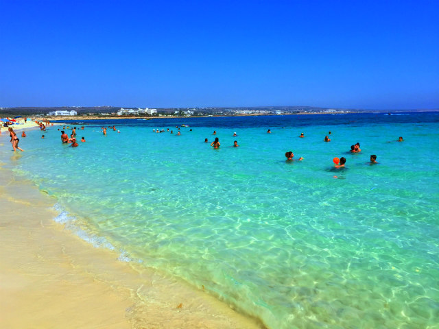 Η Travel Weekly έχει δώσει την 3η θέση στην Μακρόνησο ως η καλύτερη παραλία Ελλάδας-Κύπρου