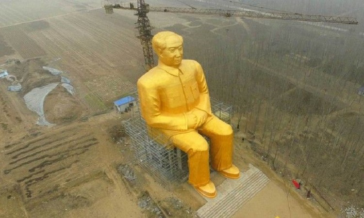 Όποιος πρόλαβε, το είδε -Οι Κινέζοι κατεδάφισαν το τεράστιο άγαλμα του Μάο (ΦΩΤΟΓΡΑΦΙΑ)