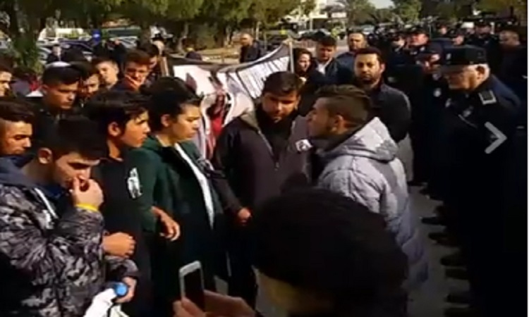 ΚΑΤΕΧΟΜΕΝΑ: Σύλληψη τριών μαθητών επειδή κρατούσαν σπρέι  στην διαμαρτυρία λόγω του θανατηφόρου  - VIDEO