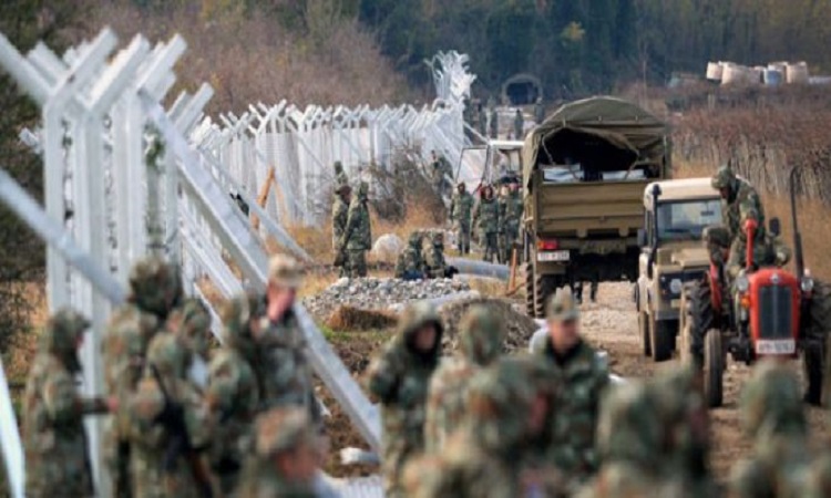 Φράχτη στα σύνορα με την Ελλάδα υψώνει ο στρατός των Σκοπίων (ΕΙΚΟΝΕΣ)
