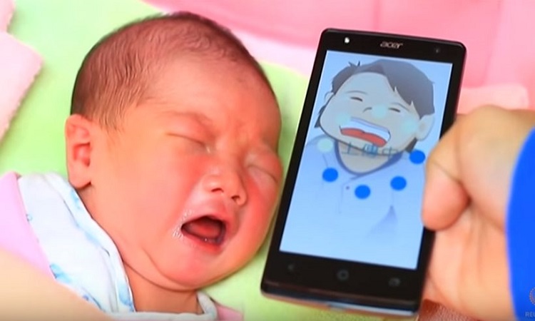 Cry Translator: Το app που σας λέει γιατί κλαίει το μωρό σας (ΒΙΝΤΕΟ)