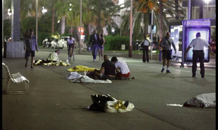 Σοκ και θλίψη εκφράζει η Βρετανία για τις επιθέσεις στη Νίκαια