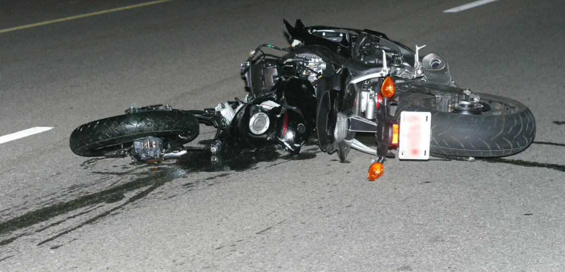 ΠΑΦΟΣ: Μοτοσικλετιστής λογομαχούσε με οδηγό άλλου οχήματος – Έχασαν τον έλεγχο και προκάλεσαν τροχαίο – Στο νοσοκομείο ο 27χρονος