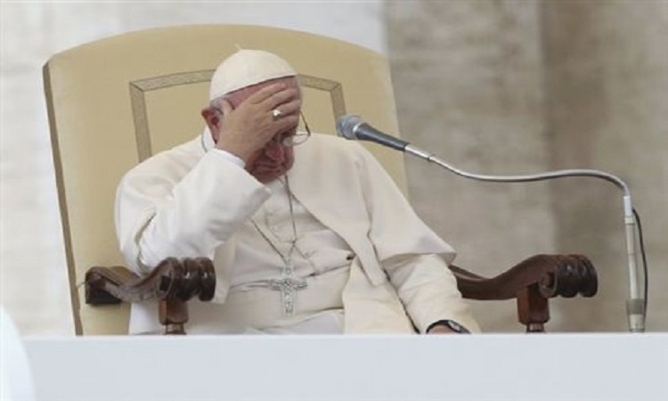 Bατικανό: «Εξέγερση» καρδινάλιων ενάντια στον φιλελεύθερο Πάπα Φραγκίσκο