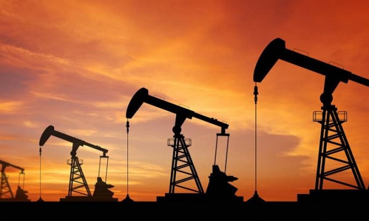 Υποχωρούν οι τιμές πετρελαίου -  «Πάγωσε» η  πετρελαϊκή παραγωγή