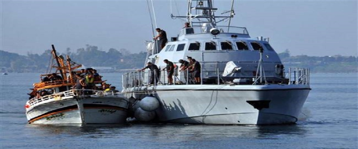«Τσουνάμι» με μετανάστες στην Μεσόγειος - Ξύλινο σκάφος με 200 μετανάστες εντοπίστηκε στην Πύλο