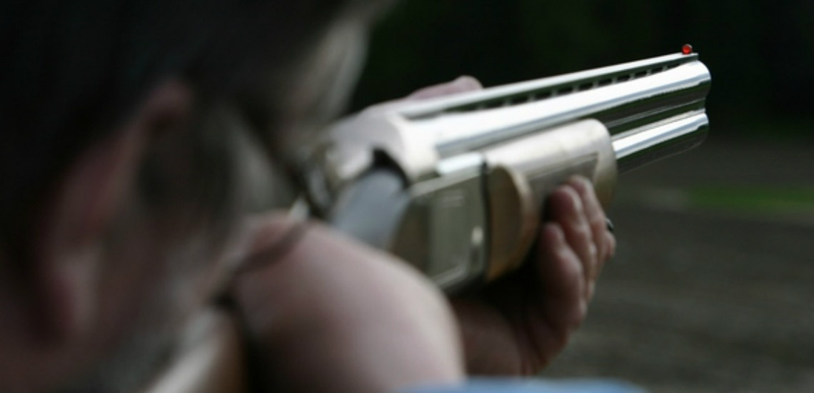 ΛΑΡΝΑΚΑ: Έσπειρε τον πανικό ο 21χρονος - Πήρε το G3 του αδελφού του και πυροβολούσε
