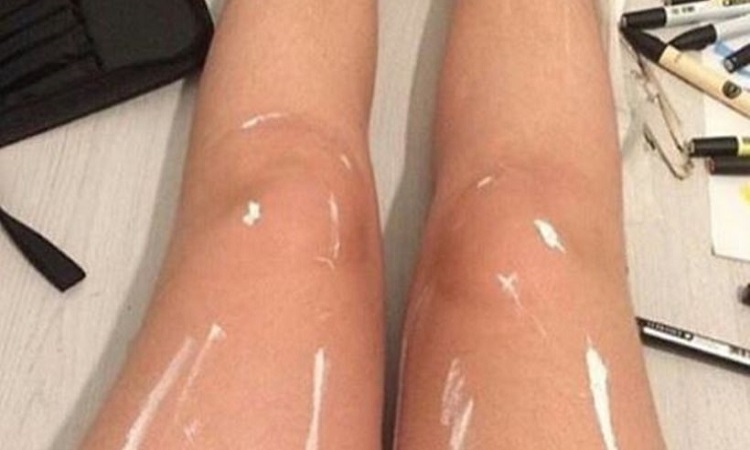 Η φωτογραφία που έγινε viral – Τελικά τα πόδια γυαλίζουν… ή συμβαίνει κάτι άλλο; - ΦΩΤΟΓΡΑΦΙΑ