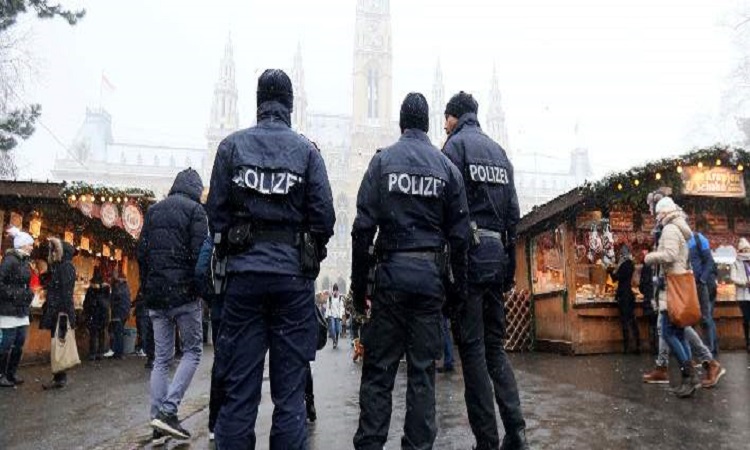 Συναγερμός στη Βιέννη: Συνελήφθησαν δύο Αφγανοί με μαχαίρια έξω από συναγωγή