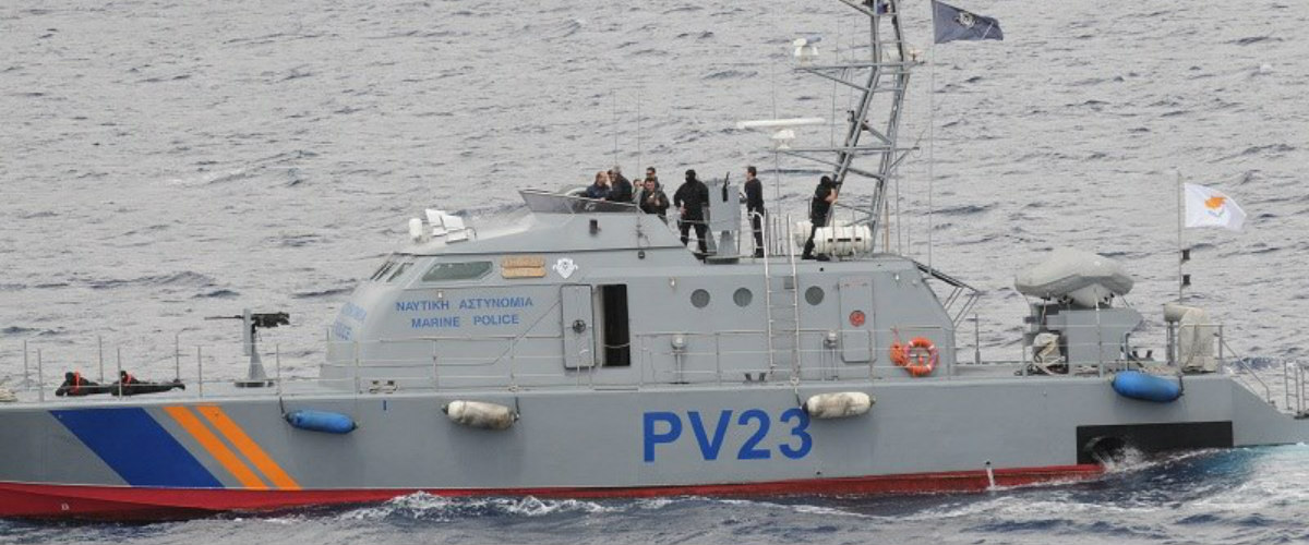 ΑΓΙΑ ΝΑΠΑ: Σκάφος βυθιζόταν έξω από το Λιμάνι με τέσσερα ανήλικα