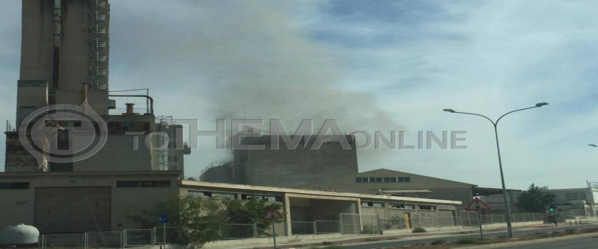 ΕΚΤΑΚΤΟ: Μεγάλη φωτιά σε εργοστάσιο στην περιοχή ΣΟΠΑΖ - Επί ποδός η Πυροσβεστική (ΒΙΝΤΕΟ)