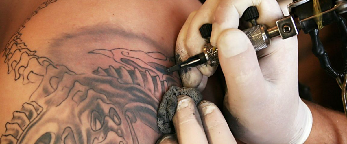 ΠΡΟΣΟΧΗ!Κυκλοφορούν καρκινογόνα μελάνια tattoo – Αρχίζει εκστρατεία για απόσυρση των επικίνδυνων χημικών ουσιών